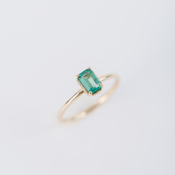 Pierścionek ze Szmaragdem 0,44ct szlif Emerald i Brylantami 0,07ct