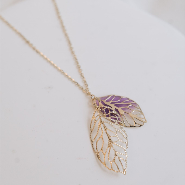 Złoty naszyjnik z emaliowanym liściem – próba 585