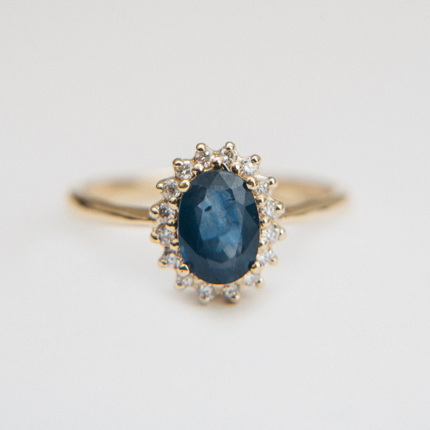 Pierścionek z różowego złota z szafirem 1,08ct i brylantami 0.14ct