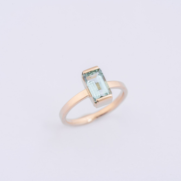  Pierścionek z Turmalinem Zielonym - 1,5ct - 585 