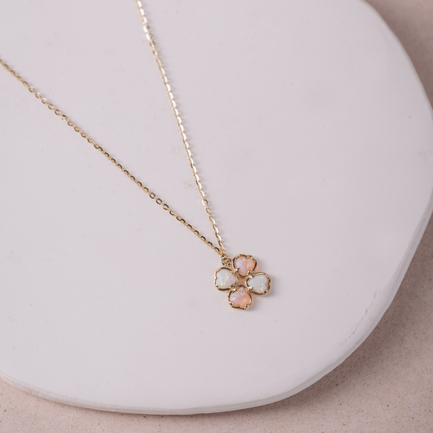 Naszyjnik Złoty z opalami w kształcie serca -585