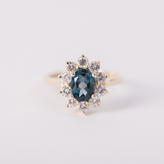 Pierścionek z Topazem London Blue 1,49 ct i Brylantami  0,67 ct