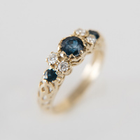 Pierścionek z Brylantami 0.18 ct i Szafirami - retro