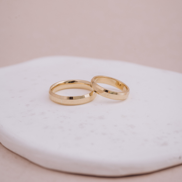 Obrączki ślubne Mocno Fazowane - 4 mm i 4mm