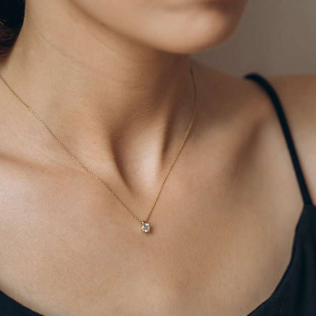 Naszyjnik złoty z cyrkonią - 4 łapki 585