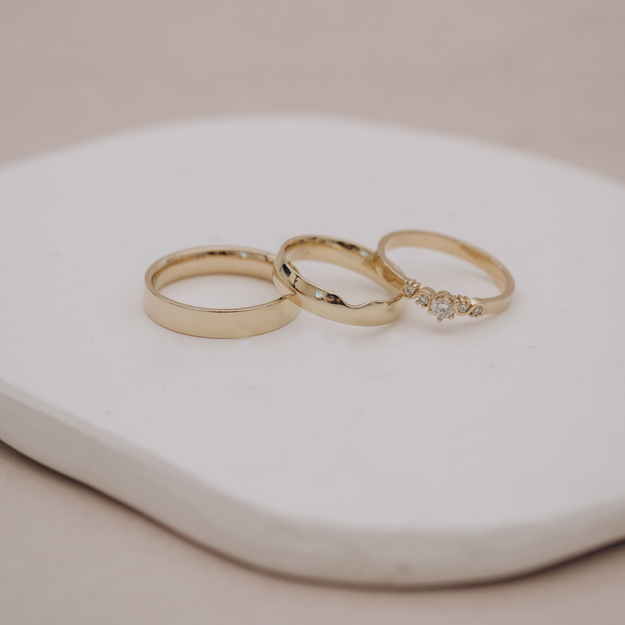 Obrączki ślubne - Damska wycięta pod pierścionek + Klasyk - 4 mm i 4 mm