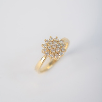  Pierścionek z drobnymi brylantami  0.43 ct