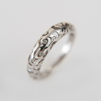  Pierścionek z Brylantami ażurowy o masie 0.10ct