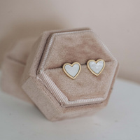 Złote kolczyki serca z masą perłową – próba 585