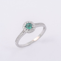 Pierścionek z Szmaragdem i  Brylantami 0.18 ct.