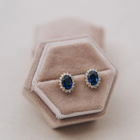 Kolczyki żółtego złota z brylantami i szafirem - 585