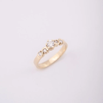 Pierścionek z brylantami "Księżniczka" 0.28 ct  