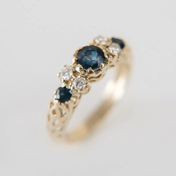 Pierścionek z Brylantami 0.18 ct i Szafirami - retro