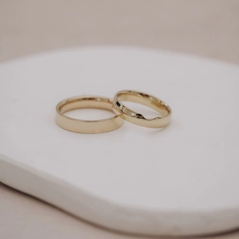 Obrączki ślubne - Damska wycięta pod pierścionek + Klasyk - 4 mm i 4 mm