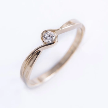 Pierścionek z brylantem 0.08ct - nie haczący